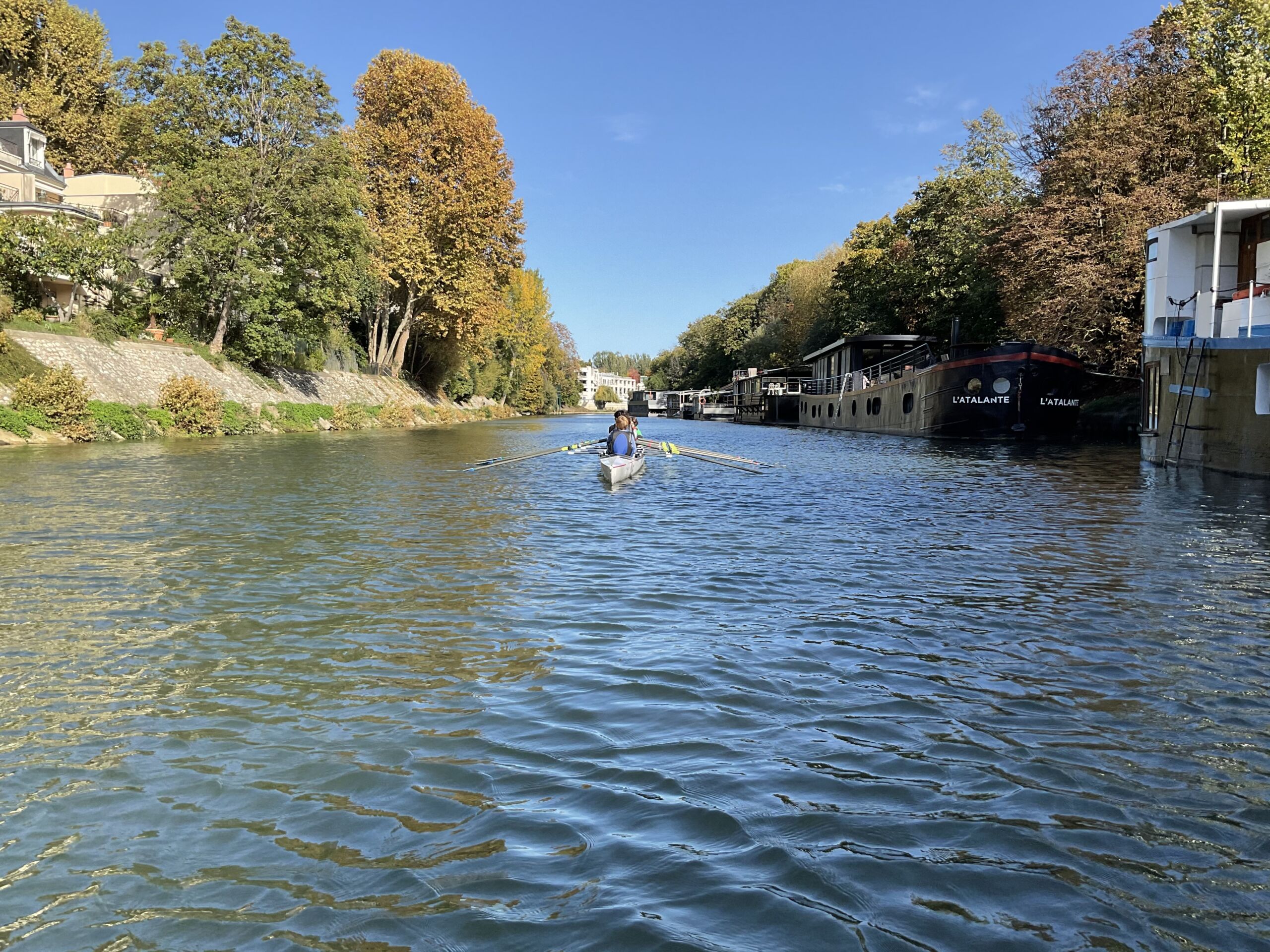 Aviron sur la Seine Élèves en AS aviron sur la Seine