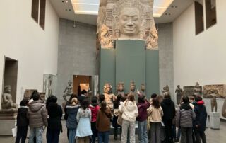 eleves_oeuvre_musee_guimet